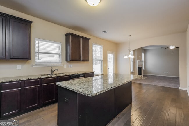 Building Photo - 1209 Creek Crossing Dr