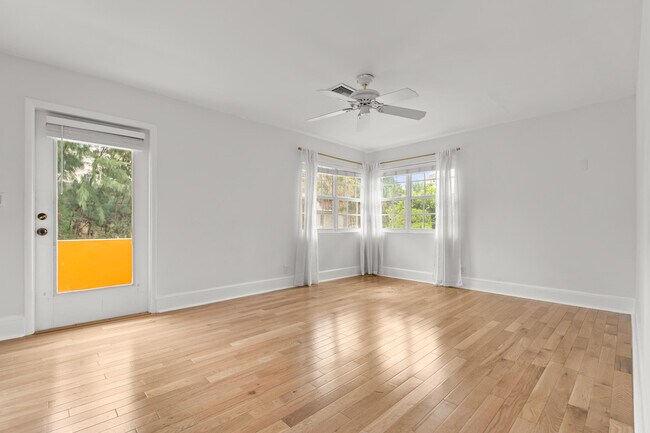 Building Photo - 223 Park Ave