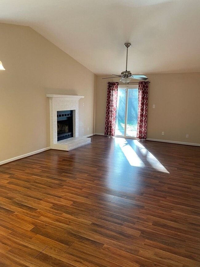 Building Photo - Charming 3-Bedroom Home with Garage in Virginia Beach