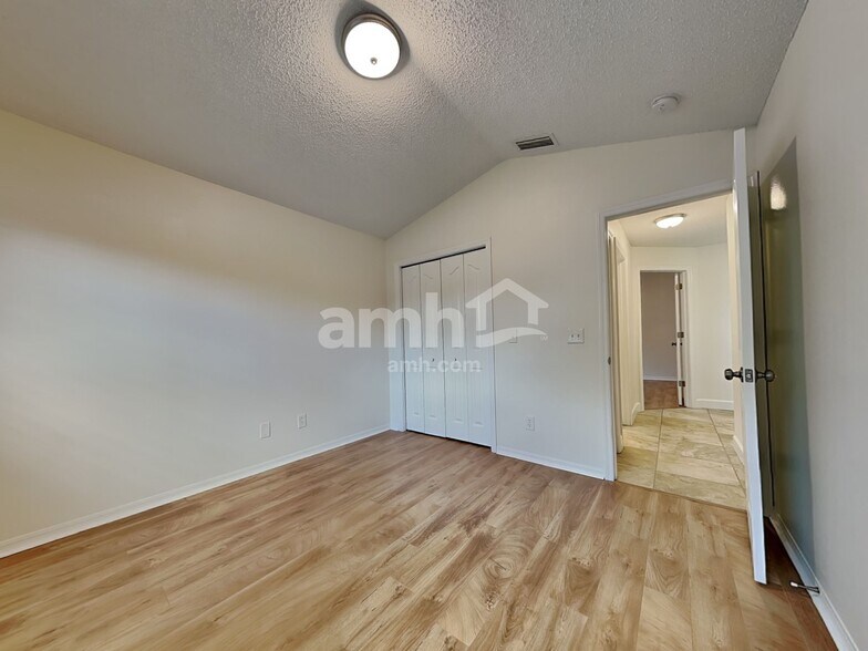 Building Photo - 1415 Compton St