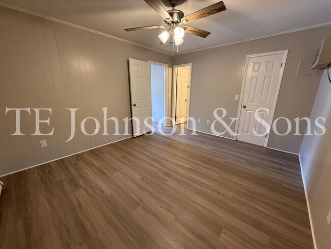 Building Photo - Cozy 1-Bedroom with Water Included