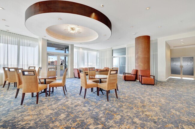 Building Photo - 315 NE 3rd Ave