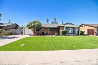 Building Photo - Totally refreshed Old Town Scottsdale rent...