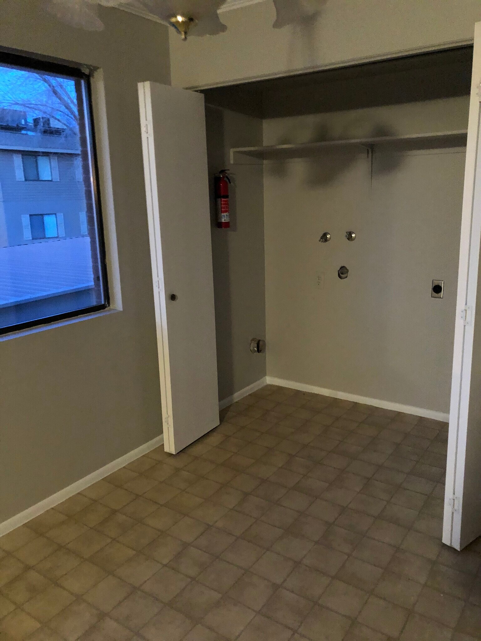 Building Photo - 1150 W 360 N