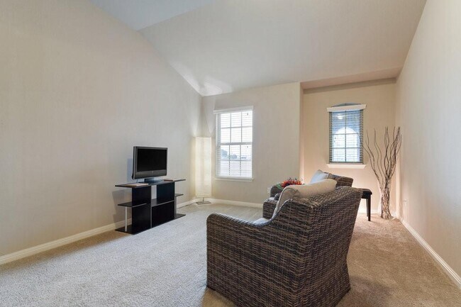 Building Photo - 2915 Bluffstone Dr