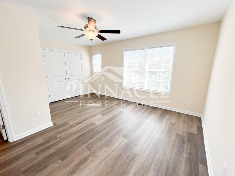 Building Photo - 213 Munford St