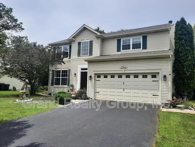 Building Photo - 2740 Delaware Ln