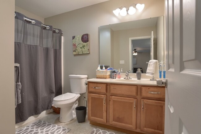 Building Photo - Modern and Convenient Hershey/Harrisburg Suburb Townhouse