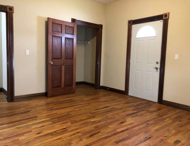Building Photo - Marquette Housing- 509