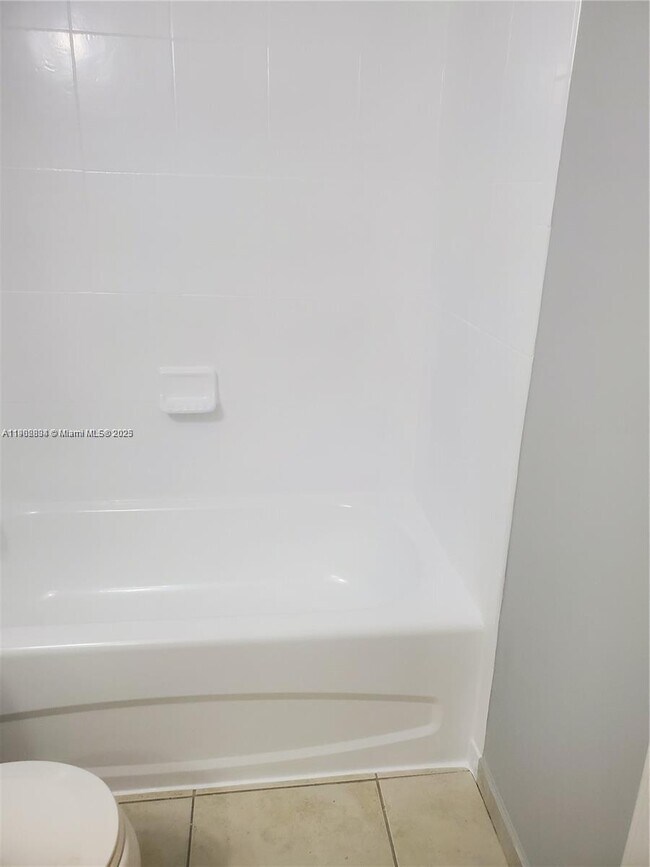 Building Photo - 7260 NW 114th Ave