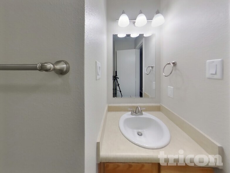 Building Photo - 10818 Wymm Ln