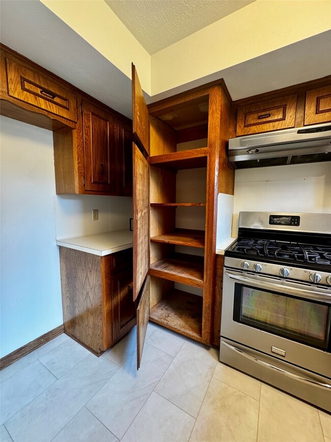 Building Photo - 24231 Shellbrook Dr