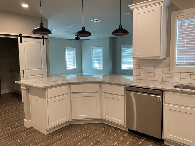 Building Photo - 208A Sterling