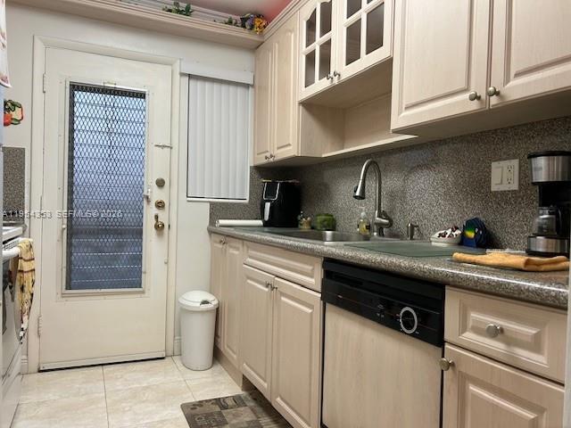 Building Photo - 3923 NE 166th St