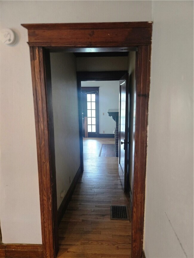 Building Photo - 103 Laburnam Crescent