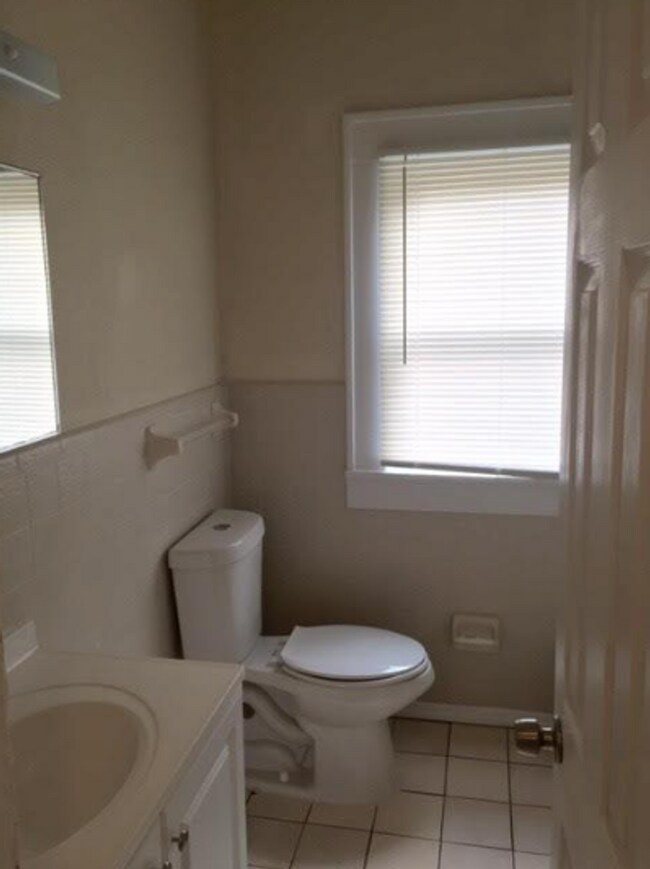 Building Photo - 3 Bedroom 1.5 Bathroom Home For Rent - Close to Downtown St Petersburg