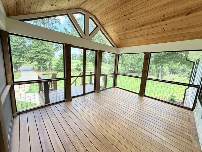 Building Photo - Renovated Ranch in Oconee County