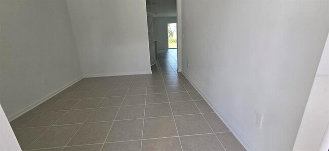 Building Photo - 2661 Skyline Lp