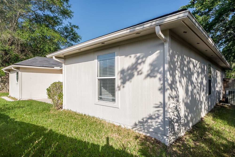 Building Photo - 2204 Francis Lewis Ct