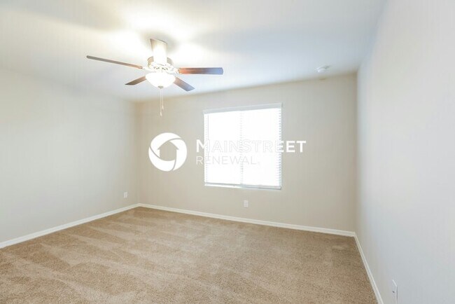 Building Photo - 4 Bedroom Pet-Friendly Home in Phoenix, AZ with Main Street Renewal