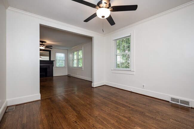 Building Photo - 114 Newman St