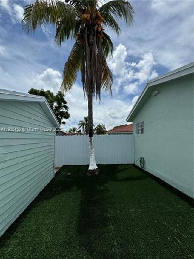 Building Photo - 11434 SW 185th St