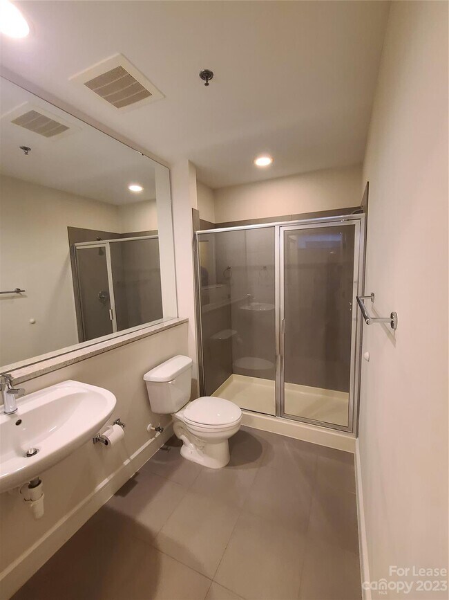 Building Photo - 333 W Trade St