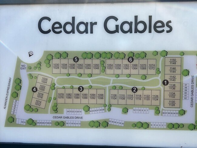 Building Photo - 1018 Cedar Gables Dr