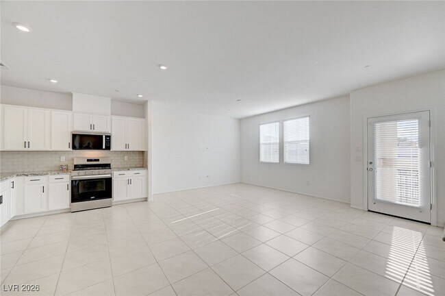 Building Photo - 662 Bellus Pl