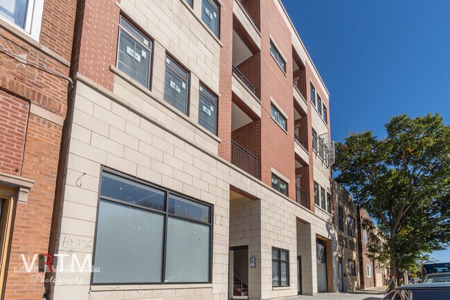 Primary Photo - 4211 N Elston Ave