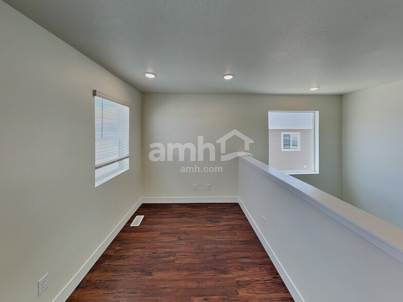 Building Photo - 7135 Woods Rose Dr