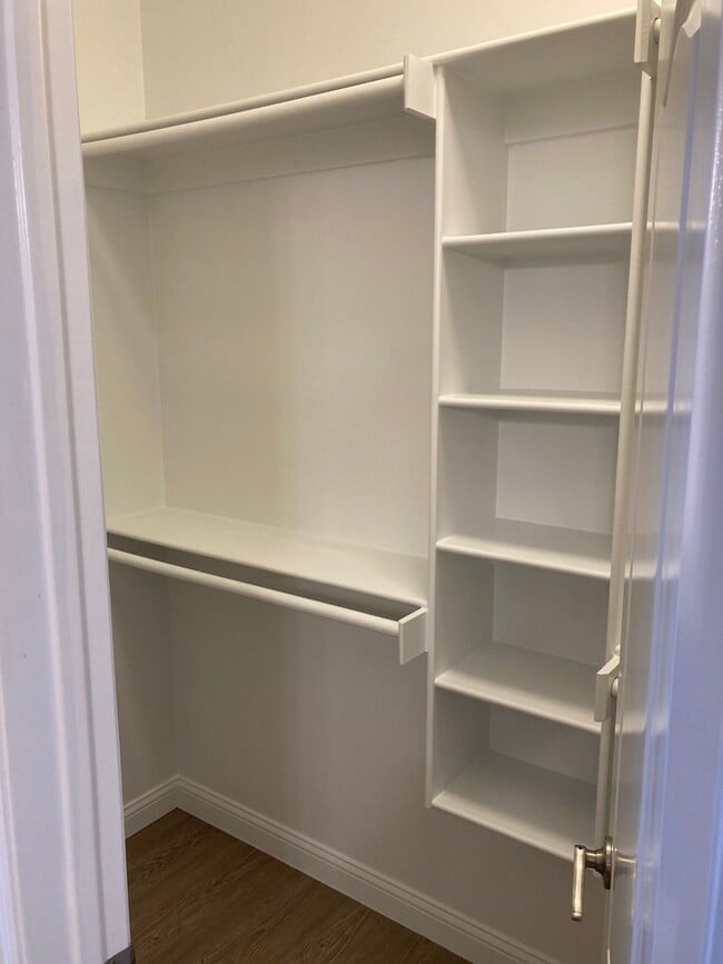 Building Photo - 3 bedroom 2 bath modern style home minutes from Centerton Main!!