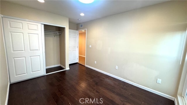 Building Photo - 16 Willow Tree Ln