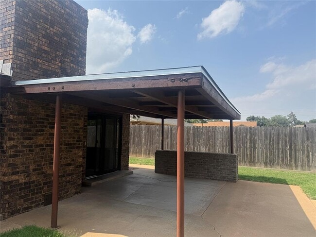 Building Photo - 1018 Claremont Dr