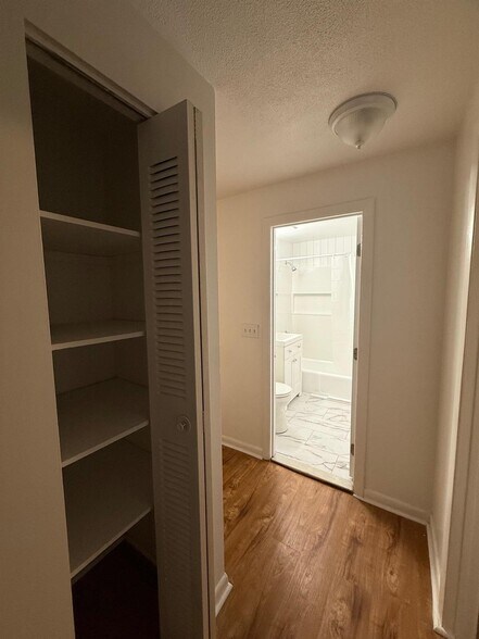 Building Photo - 240 Belmont St