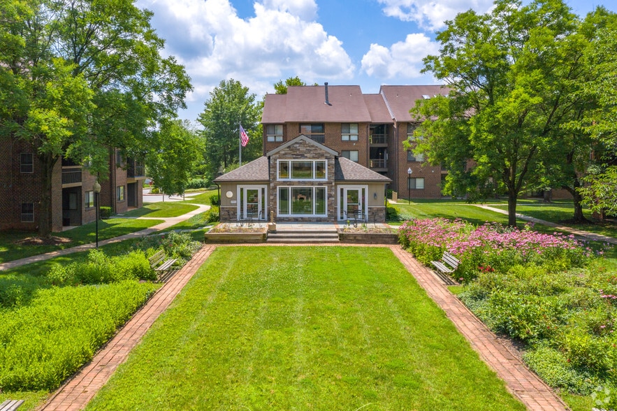 Gardens - The Greens at Columbia Apartments