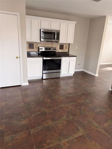 Building Photo - 8405 Early Dawn Trail