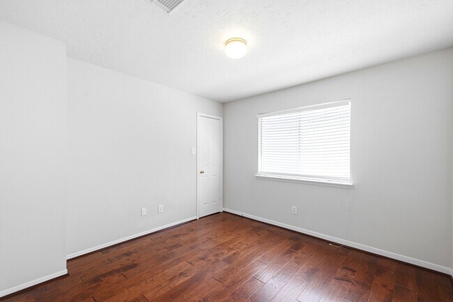 Building Photo - 3126 Waters View Dr