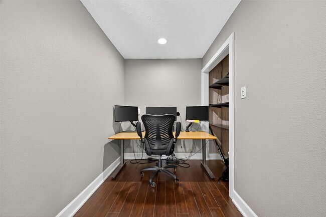 Building Photo - 5815 Green Terrace Ln