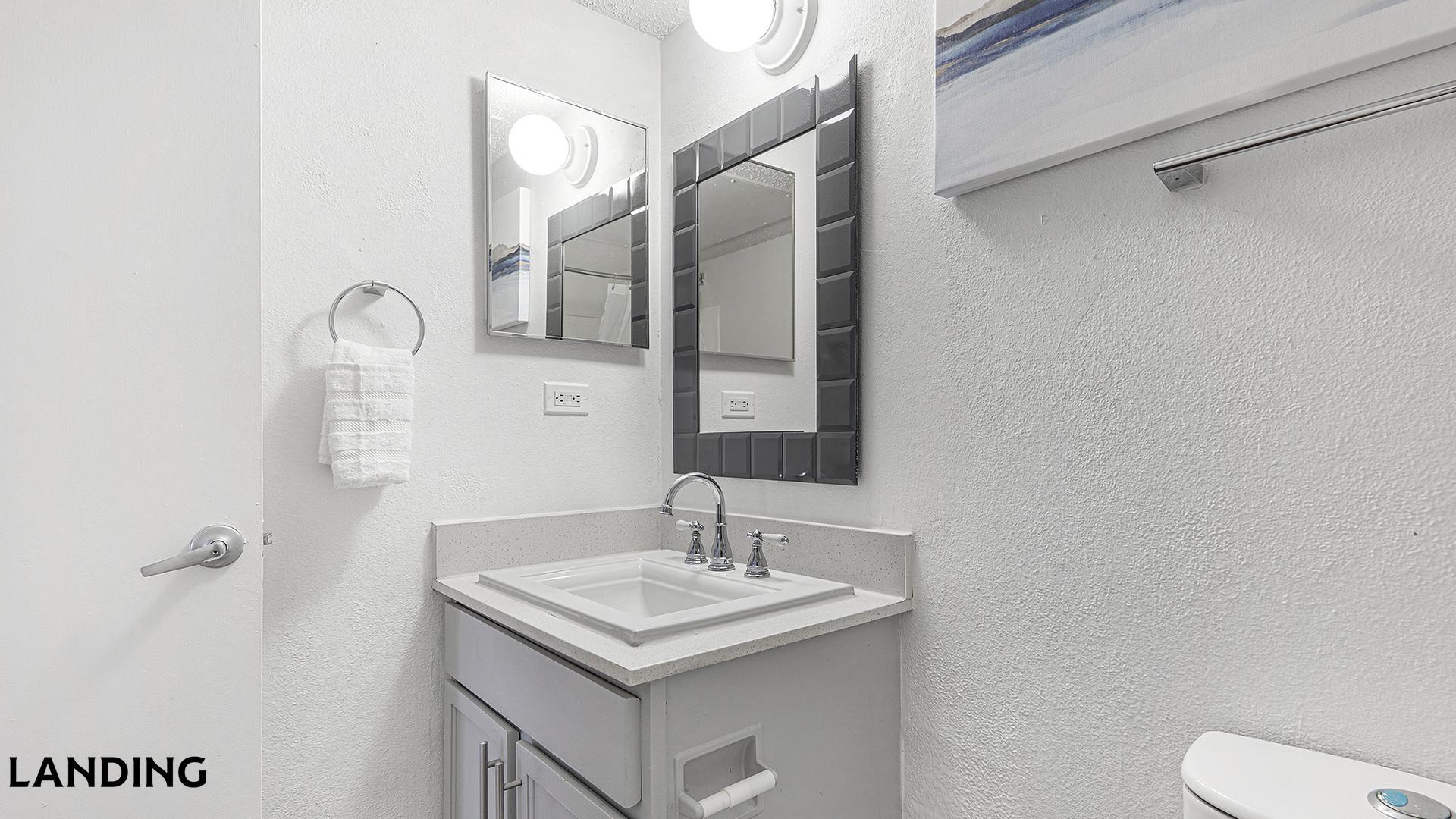 Building Photo - 1071 Clayton Ln