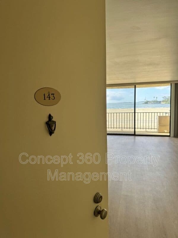 Building Photo - 1140 E Ocean Blvd