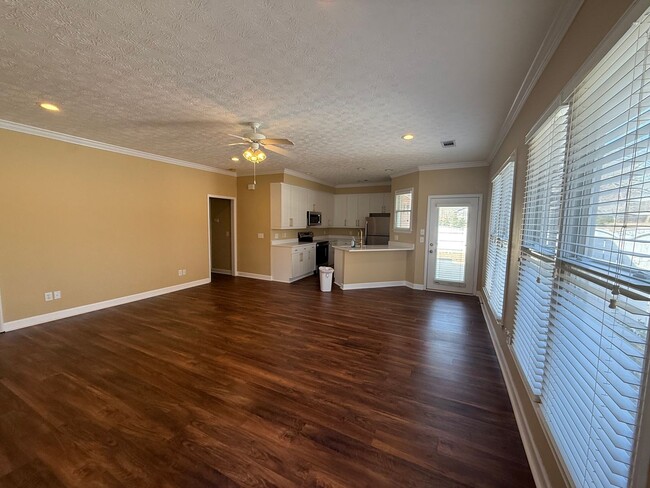 Building Photo - Great 3 Bedroom Twin Home in Ogletree Village