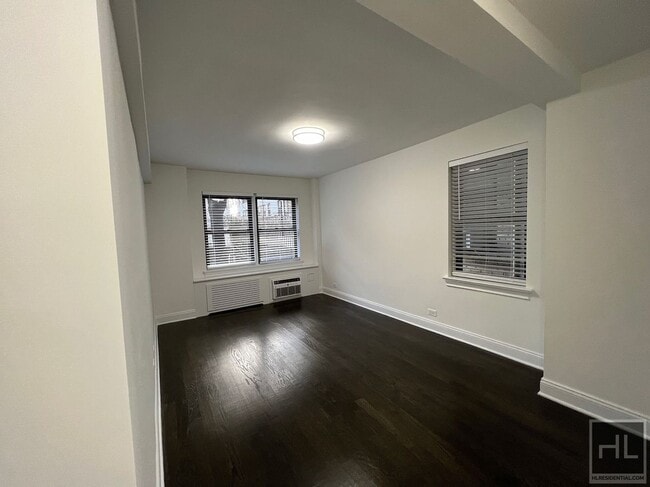 Building Photo - 20 Beekman Pl