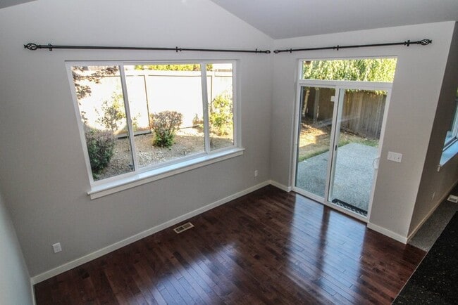 Building Photo - 319 204th St SE