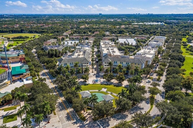 Building Photo - 1203 Town Center Dr