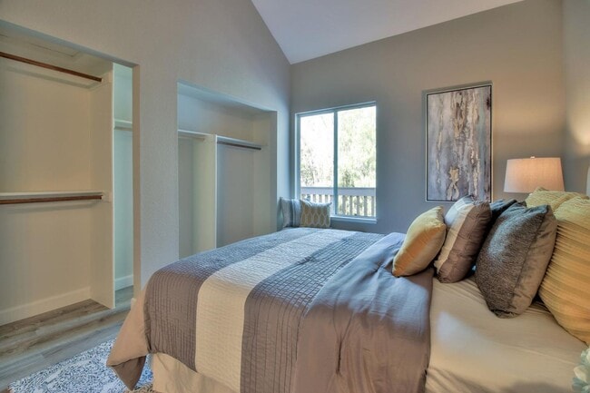 Building Photo - Wow! What a Great Home! Available Now!