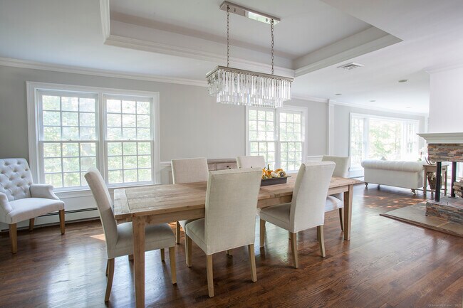 Building Photo - 38 Berndale Dr