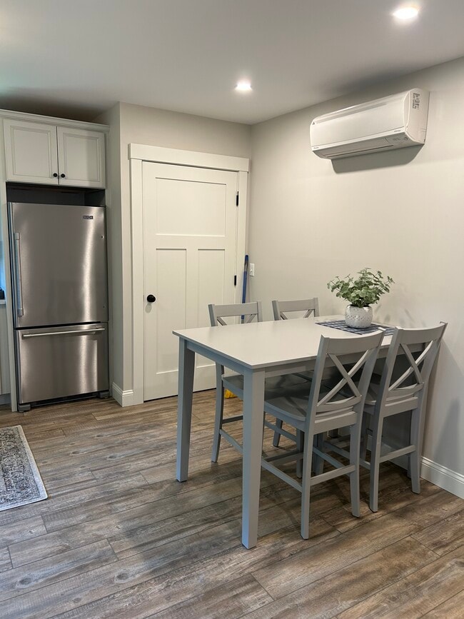 dining area - 5 Woodgate Rd