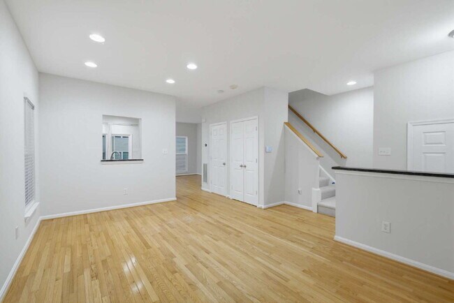 Building Photo - Elegant End-Unit Townhome with Exceptional Community Amenities