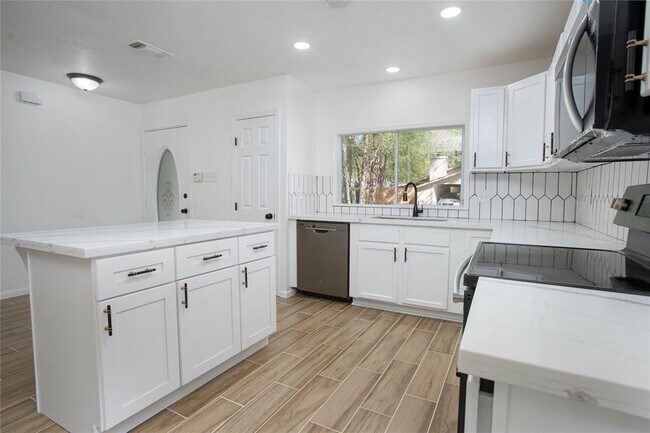 Building Photo - 1320 E Red Cedar Cir